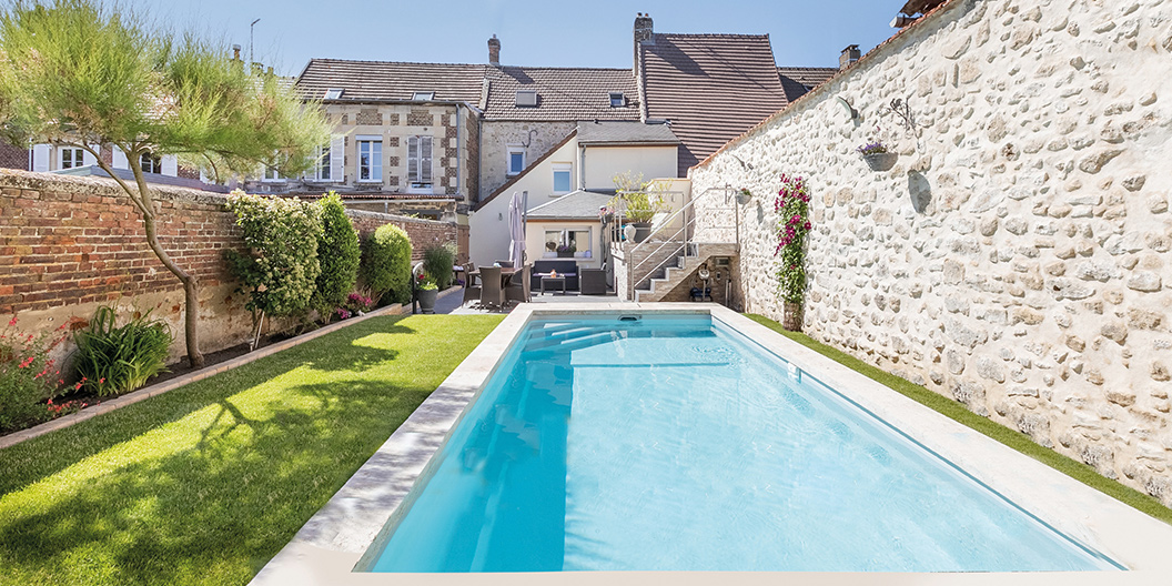 Comment bien aménager l’espace autour de sa piscine ? Piscines Desjoyaux — free download